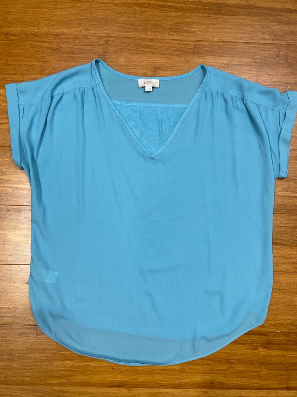 LOFT Sky Blue V-Neck Short Sleeve Blouse size Medium